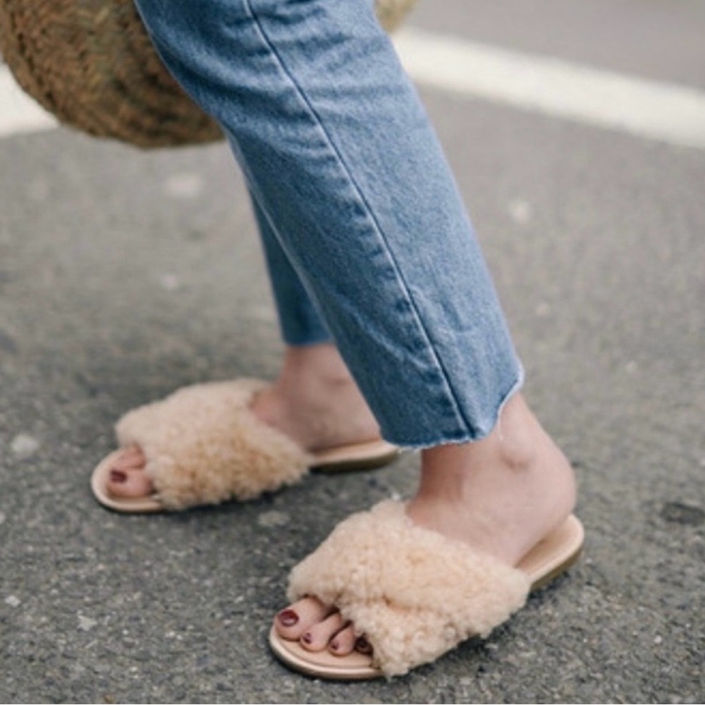 UGG Joni Shearling Slide Sandals in Almond size 6.5